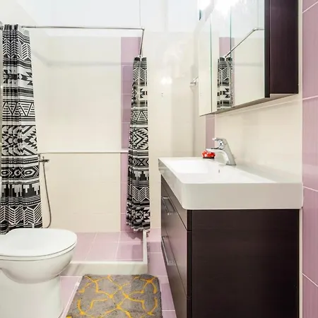 Rose Nest - Urban Comfy Escape Apartment