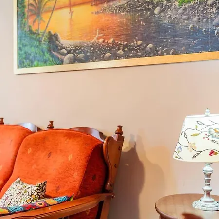 Rose Nest - Urban Comfy Escape