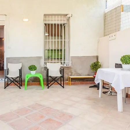 Rose Nest - Urban Comfy Escape Appartement Kalamáta