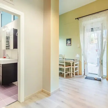 Rose Nest - Urban Comfy Escape Kalamata