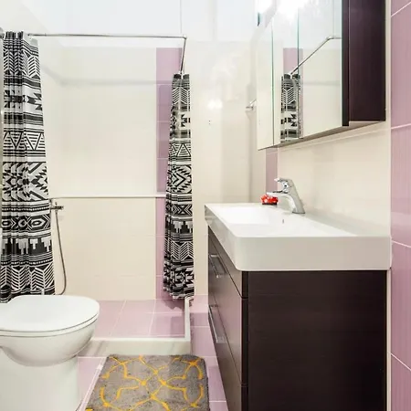 Rose Nest - Urban Comfy Escape Appartement