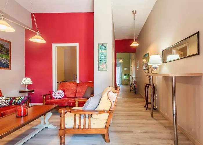 Rose Nest - Urban Comfy Escape