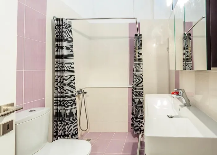 Rose Nest - Urban Comfy Escape * Kalamata