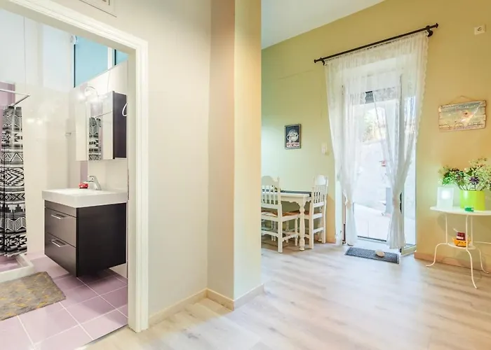 Rose Nest - Urban Comfy Escape Kalamata