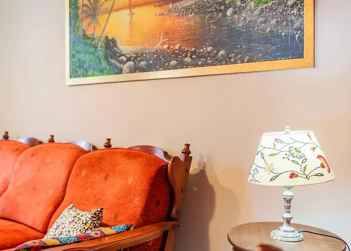 Rose Nest - Urban Comfy Escape