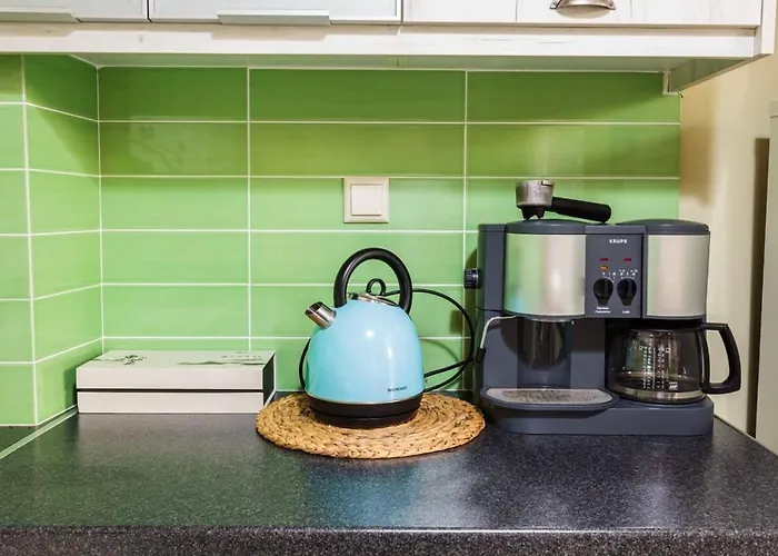 Rose Nest - Urban Comfy Escape 아파트 칼라마타